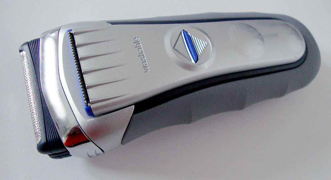 Braun Rasierer Series 3 395cc Mit Reinigungsstation Braun Series 3 395cc / 5772 - Akku Rasierer Rasierapparat