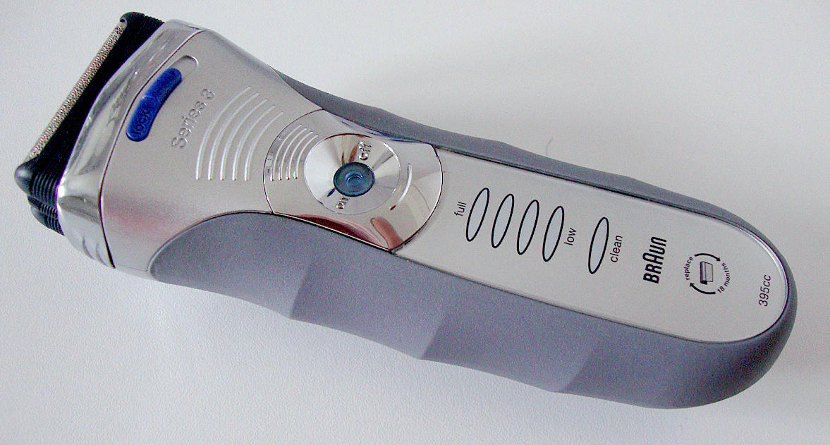 Braun Rasierer Series 3 395cc Mit Reinigungsstation