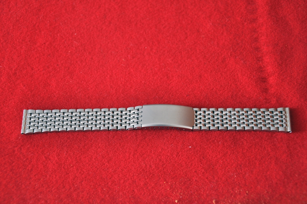 FS: NOS Vintage 18mm beads of rice bracelet