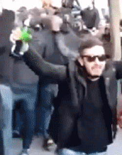 yq9gfqla.gif