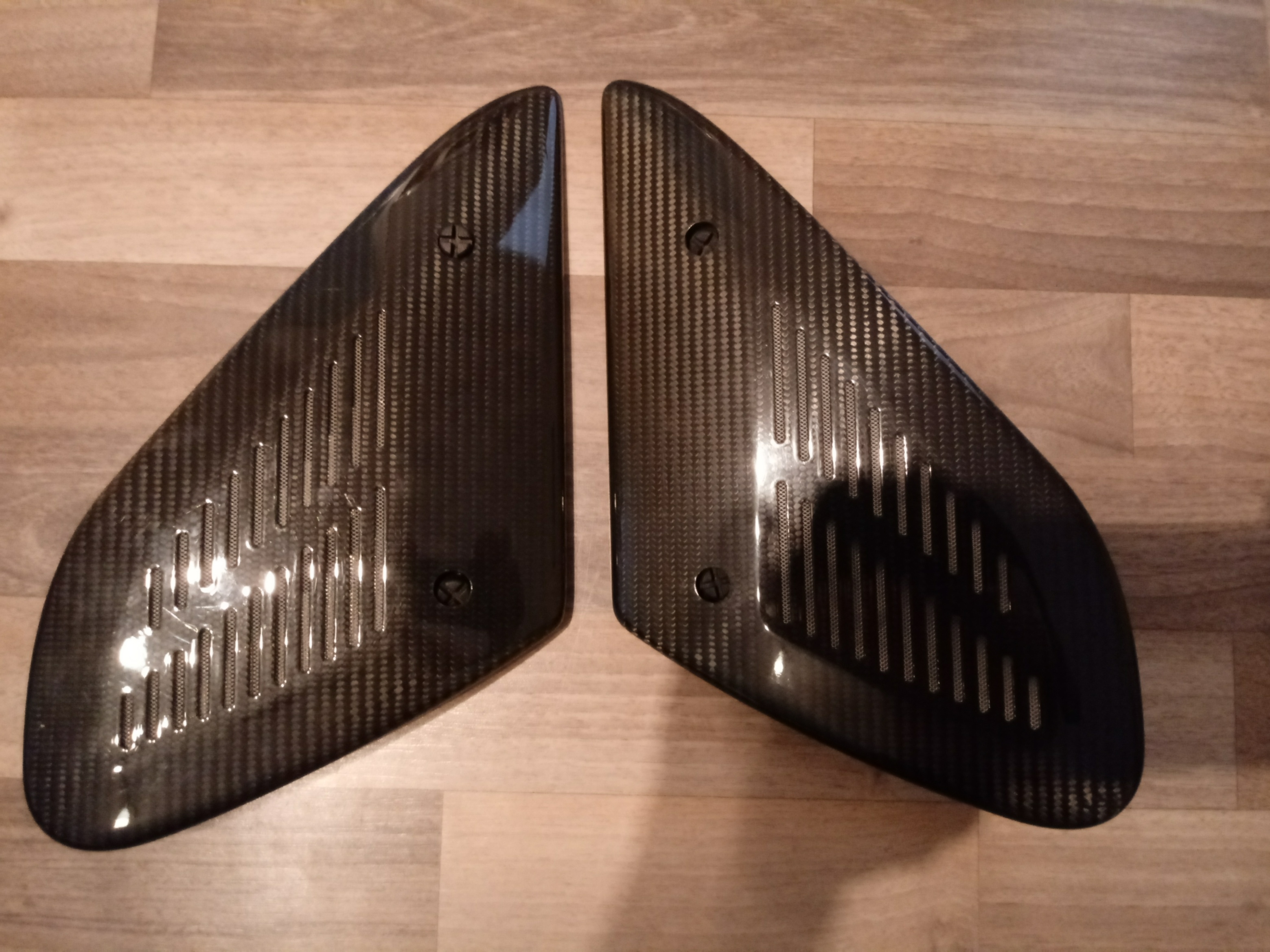For Sale Genuine Rs4 Center Carbon Fiber Engine Cover