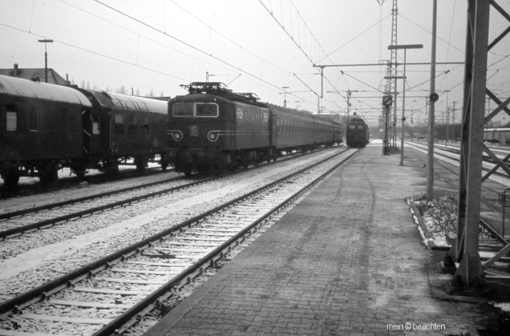 http://fs5.directupload.net/images/user/151018/l8d3cojs.jpg