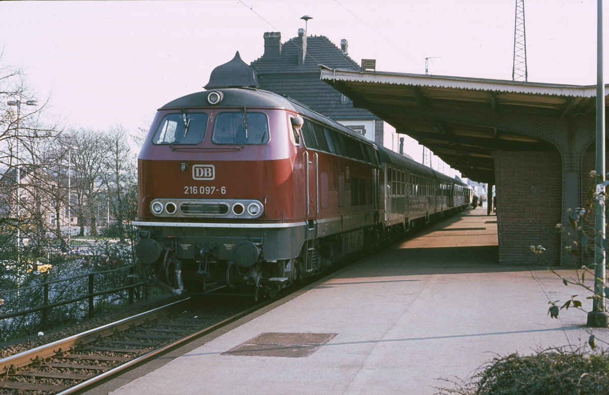 Drehscheibe Online Foren :: 04 - Historische Bahn :: Die BR 216 in, um ...