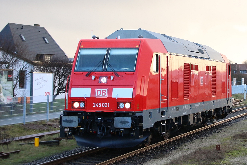 245 021